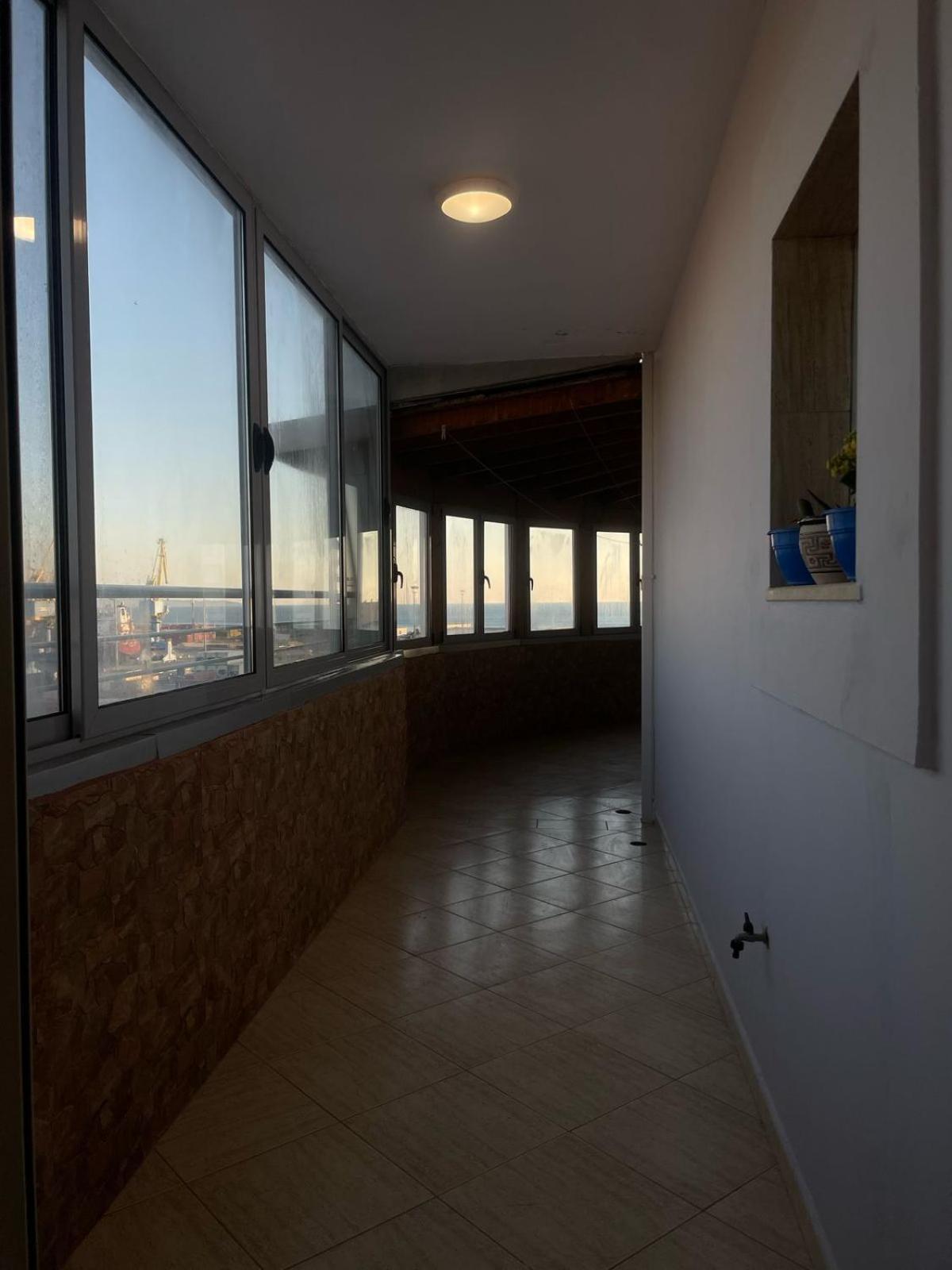 Hotel Kloest Durrës Exteriör bild