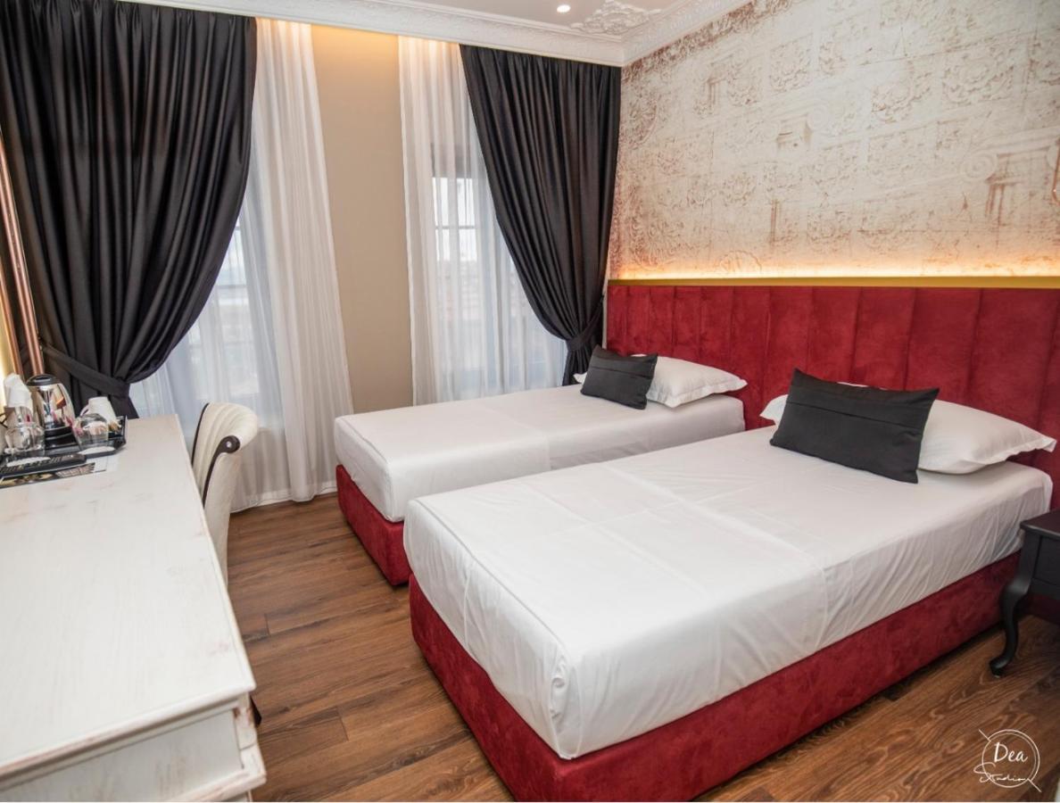 Hotel Kloest Durrës Exteriör bild